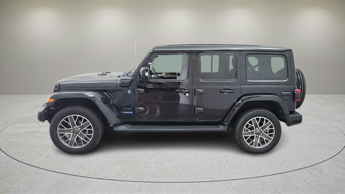 2022 Jeep Wrangler Unlimited Sahara High Altitude 4xe photo 5