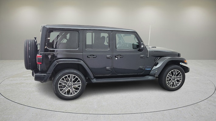 2022 Jeep Wrangler Unlimited Sahara High Altitude 4xe photo 10