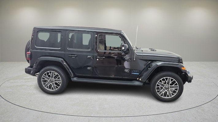 2022 Jeep Wrangler Unlimited Sahara High Altitude 4xe photo 11
