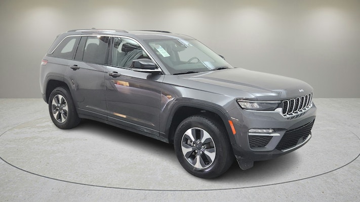 2022 Jeep Cherokee Limited 4xe photo 12